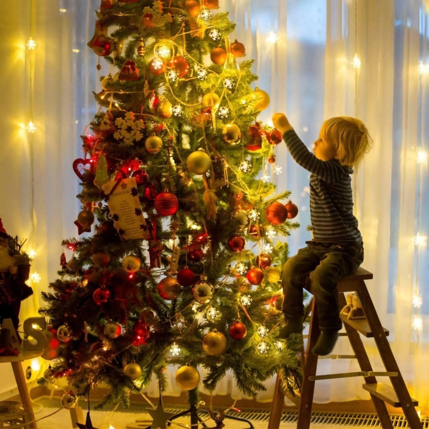 Adispotg Fairy Lights, 20ft 40 LED Battery Powered String Lights, 2 Lighting Modes, Decoractive for Indoor Outdoor, Bedroom, Wedding, Party,Birthday, Valentine, Christmas Tree Decoration (Snowflack)