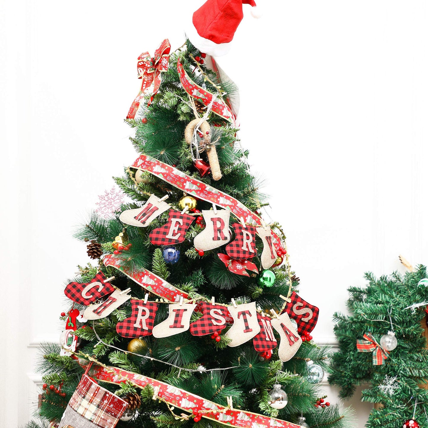 LessMo Merry Christmas Banners, Sock Shaped Burlap Banners, Red-White Plaid, 3 Meters (Length Only), 14 Pieces, Indoor/Outdoor, Christmas Party & Wall Decoration